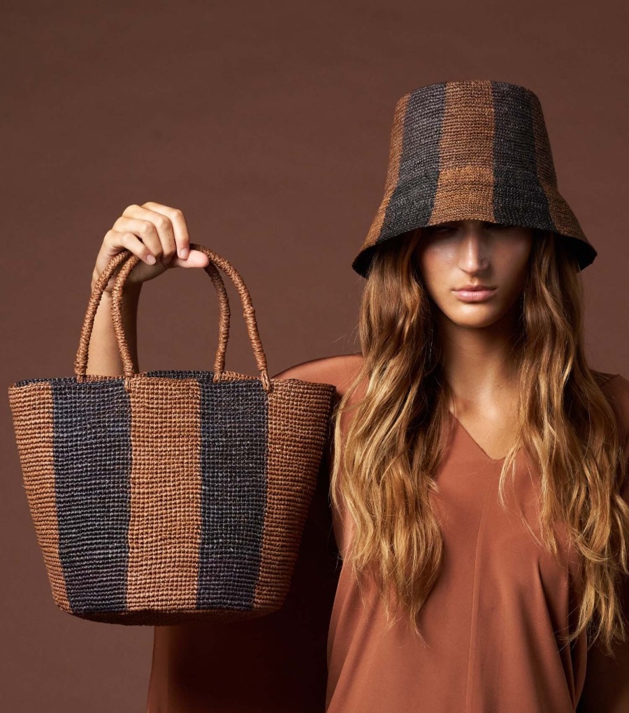 artesano Salamanca Tote Small - Resort - Toquilla Straw Bag | Artesano Black/Chocolate Hot